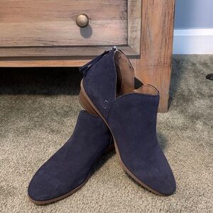 Kenneth Cole Reaction Side Way Navy Suede Ankle Boots